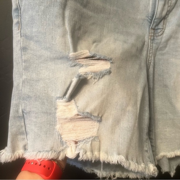 Torrid Light Blue Distressed Denim Shorts size: 20 - Picture 6 of 7